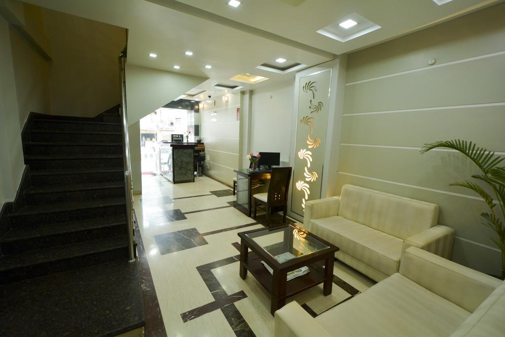 Hotel Central Residency Варанаси Экстерьер фото