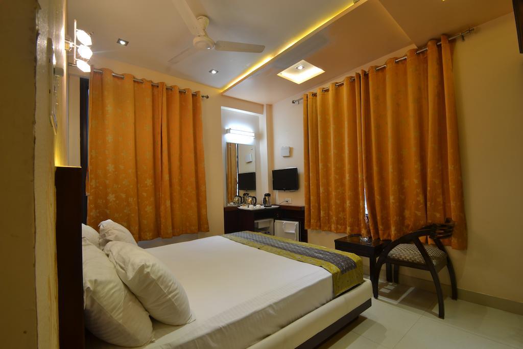 Hotel Central Residency Варанаси Экстерьер фото